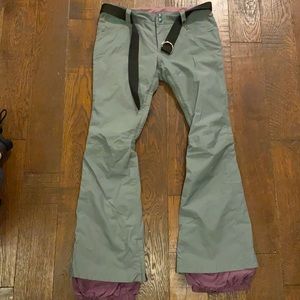 Burton White collection women's snowboarding pants